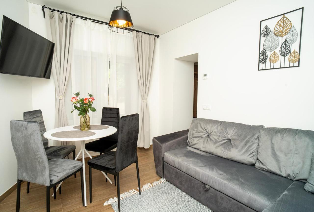 Downhill Apartment On The Groundfloor 카우나스 외부 사진